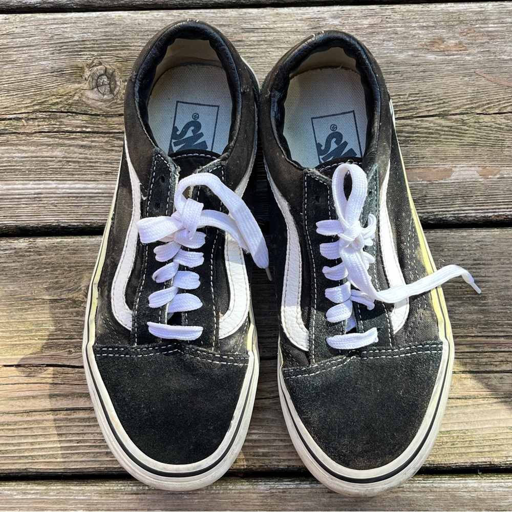 Vans shoes size 5 for men, size 6.5 for women